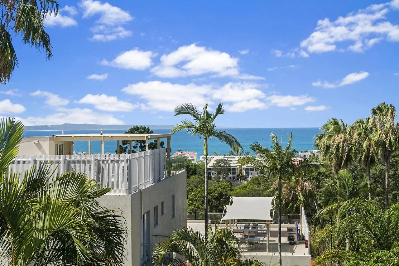 Descola 10 Noosa Hill location